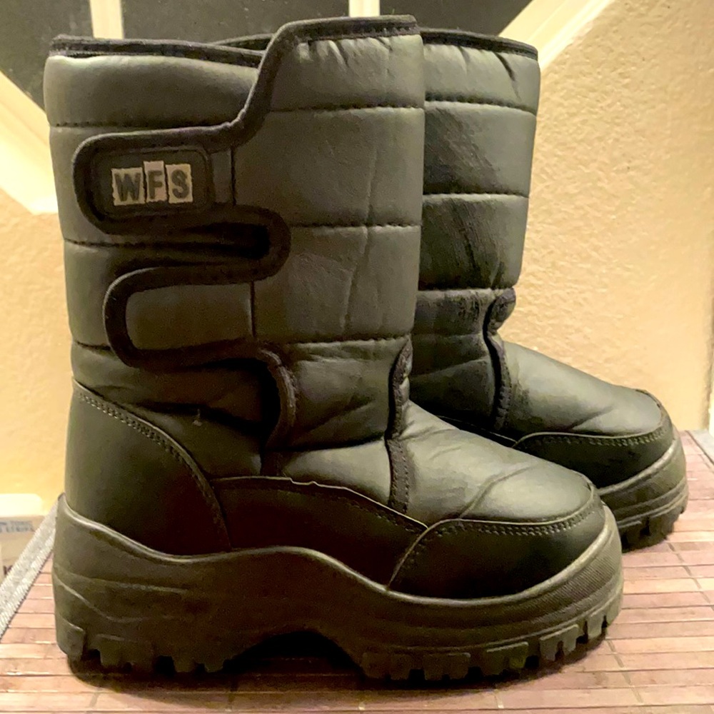 Boys Snow Boots- Minimal Wear⛄️❄️
